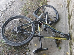 В Сочи под колеса «пятнадцатой» попал подросток-велосипедист