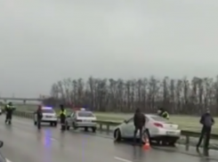  Девушка за рулем дорогого авто спровоцировала массовую аварию 