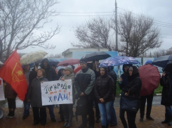 В Новороссийске сошлись верующие и митингующие на акции против постройки храма