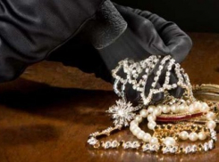 Ювелирный магазин в Новороссийске пенсионер обставил на 3 миллиона рублей