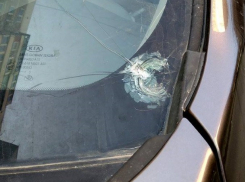 В Юбилейном районе Краснодара неизвестные стреляют по машинам