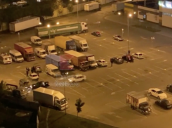 Жесткое ДТП на парковке во время гонок в Краснодаре попало на видео 