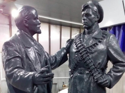  Скульптуру «Ленин говорит с матросом» установят на улице Ленина в Краснодаре 