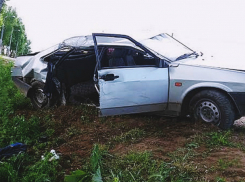 На Кубани во время движения младенец «вылетел» из оторванной дверцы авто на дорогу