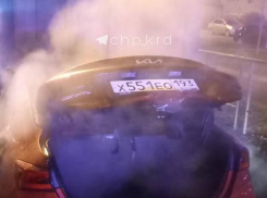 В Краснодаре два автомобиля загорелись после ДТП