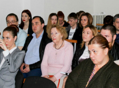 Жители проблемного «Музыкального» района Краснодара задали кандидатам на пост курорта каверзные вопросы