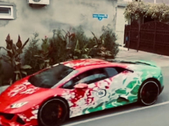 На видео попал кортеж дорогих спорткаров, съехавших в Абрау-Дюрсо на Rally Battle