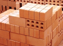 «Заставили понервничать»: Директор кирпичного завода на Кубани заплатил за ребенка подчиненного