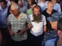 Троих участников «Тракторного марша» арестовали на 10 суток