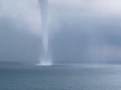 В Новороссийске разыгрался смерч: затоплены несколько районов