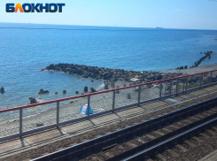 Обвал временно парализовал движение поездов на Черноморском побережье Кубани 