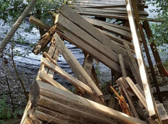 Сочинцев предупредили об опасностях на разрушающемся мосту через Мзымту