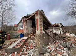 Взрыв газа разворотил дом и унёс жизнь женщины на Кубани