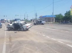 В Краснодарском крае в ДТП погиб водитель, пятеро, в том числе ребенок и два студента, пострадали