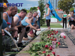 Гордость за десантников, память о павших, клятва Родине, уверенность в России: в Краснодаре отмечают День ВДВ