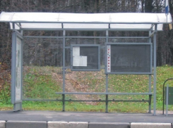 Жителя Кубани избили и ограбили на автобусной остановке