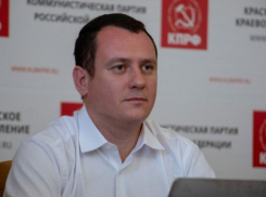 Коммунист Сафронов: Лишение премии непривитых чиновников противоречит законодательству