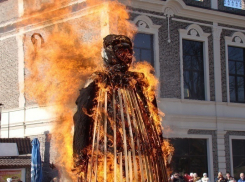 В Краснодаре решили не сжигать чучело Масленицы