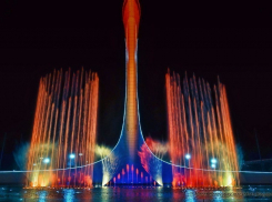 Фонтан Сочи запел голосами Гурченко и Эдуарда Хиля