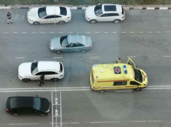 Пожилая женщина погибла под колесами авто в Новороссийске