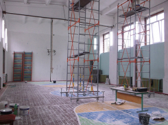 В школе Краснодара рухнули строительные конструкции