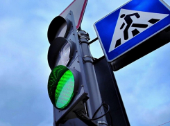 В Краснодаре женщина за рулем иномарки сбила двоих детей на пешеходном переходе