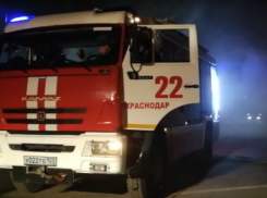 Пожар площадью 150 кв/м потушили ночью в Краснодаре