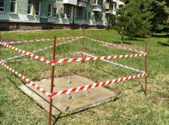 Краснодарка пожаловалась на светодиодный баннер рядом с жилым домом