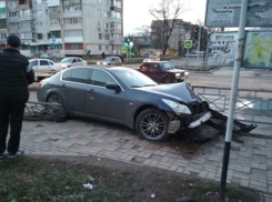 На Кубани пьяный инспектор ДПС устроил ДТП на дорогостоящем авто 