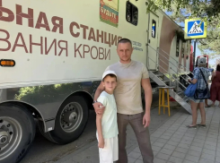 В хуторе Ленина прошла акция «Спасём одну жизнь» ко Дню Государственного флага