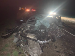 Трое парней стали жертвами аварии с КамАЗом в Краснодарском крае