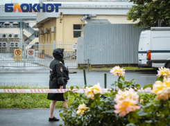 В школах Краснодара ввели дежурства полиции и ограничили вход родителям