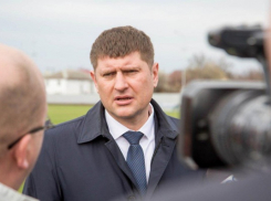 Мэр Андрей Алексеенко приказал закончить ремонт теплосетей на улице Зиповской к вечеру