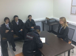 В аэропорту Сочи с рейса сняли двух пьяных женщин 