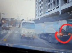 В Краснодаре ищут водителя, сбившего на «зебре» 33-летнего мужчину