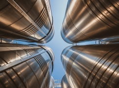 В Армавире эвакуаторщика подговорили украсть металлические бочки