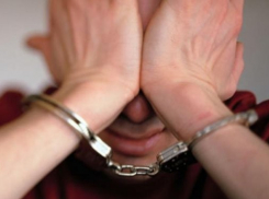 Выпивший парень перерезал горло собутыльнику, который годится ему в отцы