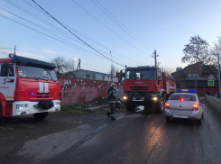 В Краснодаре выгорел дотла промышленный склад на улице Кирова