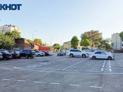 В центре Краснодара вместо исторического квартала сделали парковку: фото