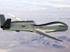 Крупнейший самолёт-разведчик мира США отснял Украину и летит к Краснодарскому краю