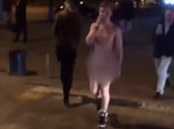 В центре Краснодара 8 марта гулял голый мужчина