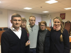 Краснодарца, обвиненного в двойном убийстве молотком, оправдали спустя 18 месяцев в зале суда