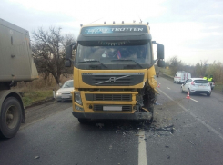 На Кубани в ДТП с легковушкой и большегрузом погиб мужчина