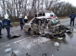  В лобовом столкновении на Кубани погибли ребенок и трое взрослых 