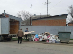  Двоих мужчин в Краснодаре оштрафуют за выброшенный мусор 