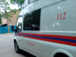 Пьяный наркоман в перьях устроил потоп в многоэтажке Краснодара