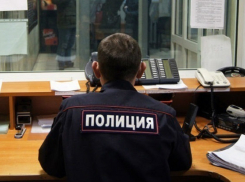 Житель Краснодара ударил топором по голове своего знакомого 