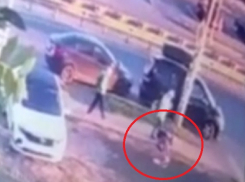 Появилось видео распространения пугающих краснодарцев украинских игрушек 