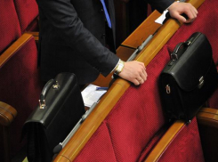  Два кубанских депутата скрыли более миллиона рублей, дома и 16 банковских счетов 