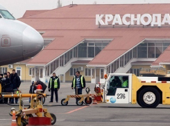 Пенсионер рейса Краснодар-Москва кричал «черти!» и кидался на пассажиров